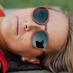 Aarni Wynn Aurinkolasit, Tiikki