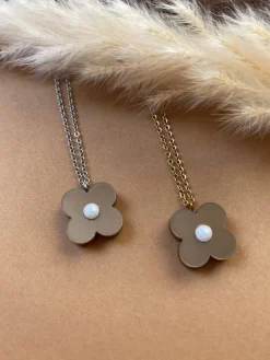 Butoni Apila Kaulakoru, Kulta