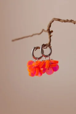 Butoni Flow Rengaskorvakorut, Hopea