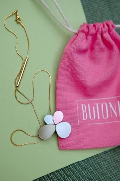 Butoni Sakura Kaulakoru