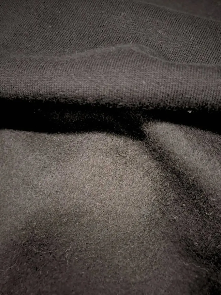 Globe Hope Biotiitti Collegetakki, Musta