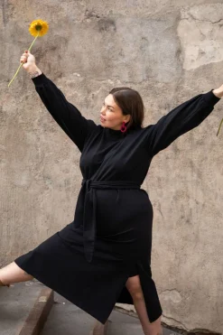 Kaiko Belted Collegemekko, Musta