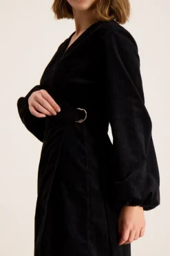 Kaiko Vakosamettimekko, Musta