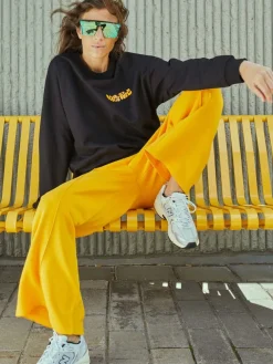 Mainio Attitude Counts Collegepaita