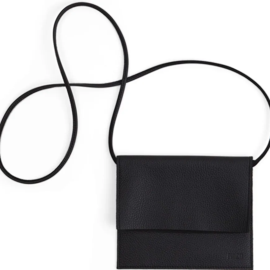 Miiko Jemma Laukku, Musta