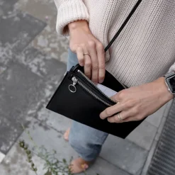 Miiko Piilo Laukku, Musta (Hopea Vetoketju)