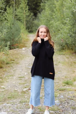 Mila Neulepaita, Musta