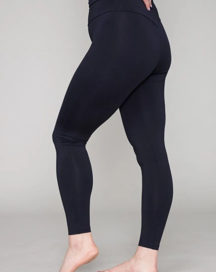 Npra Saturnus Trikoot, Musta