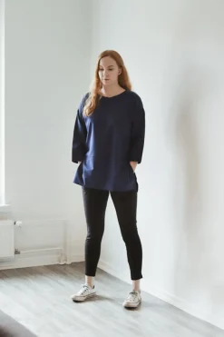 Riikka Housut, Musta