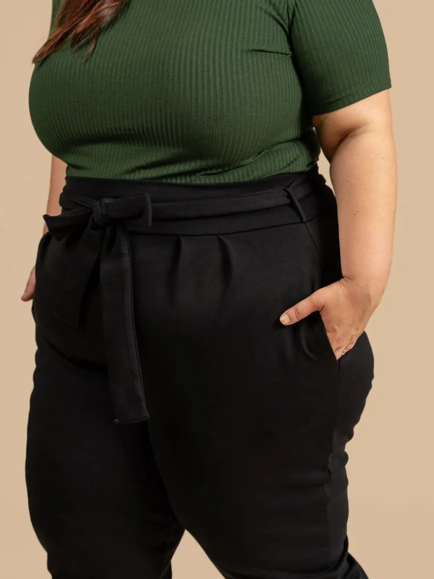 Riva Mukava Housut Lyhyt, Musta