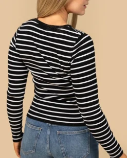 Riva Raitapaita, Musta