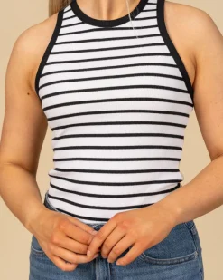 Riva Raitatoppi, Valkoinen