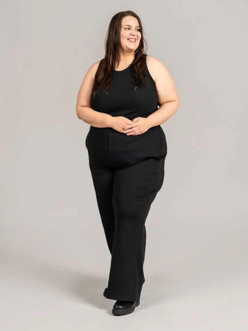 Riva Ribbitoppi, Musta