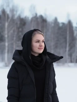 Viima Huppuhuivi, Musta